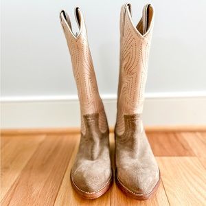Brand new size 6 FRYE boots